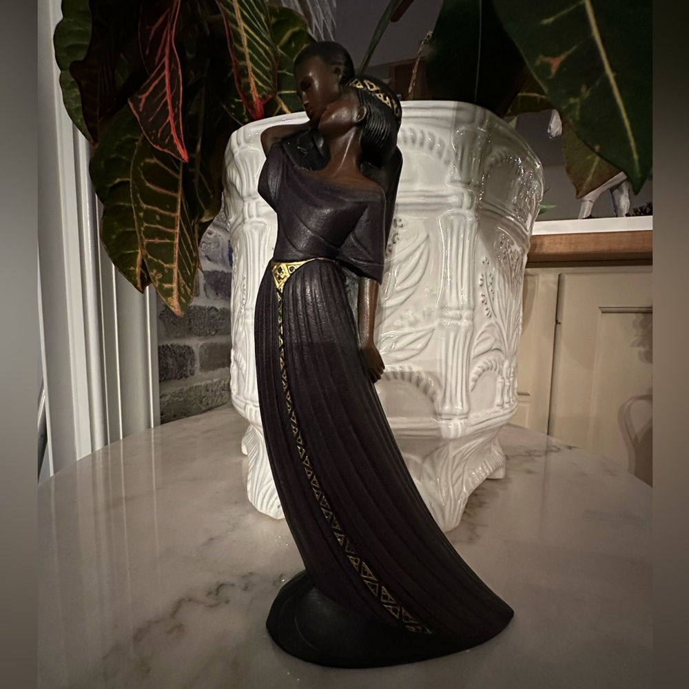 Mahogany Princess  Couple Sculpture